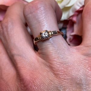 Gold vintage diamond engagement ring.
